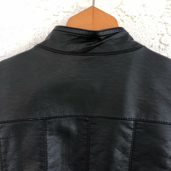 Black faux leather jacket size small - Picture 5 of 8